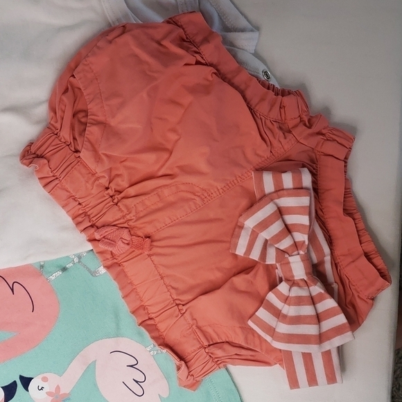 𝅺5/$30 CARTER'S Summer Bundle - Shorts,  t-shirt + 2 Bodysuits - Picture 4 of 6